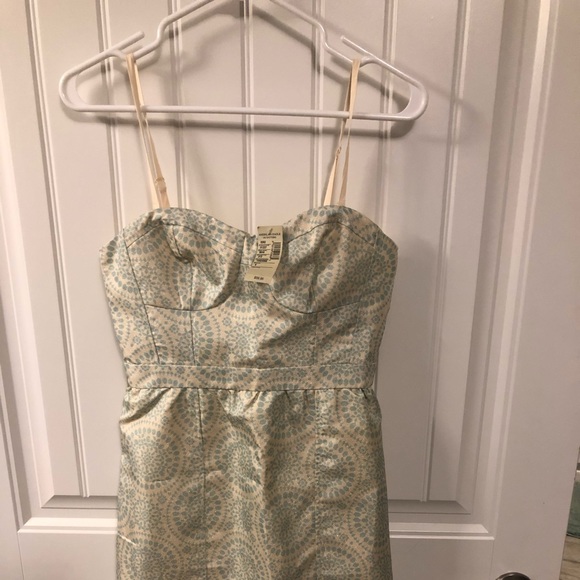 Dress - Picture 2 of 6